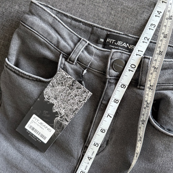 FITJEANS Women's Straight Leg Jeans in Dark Gray - Picture 7 of 11
